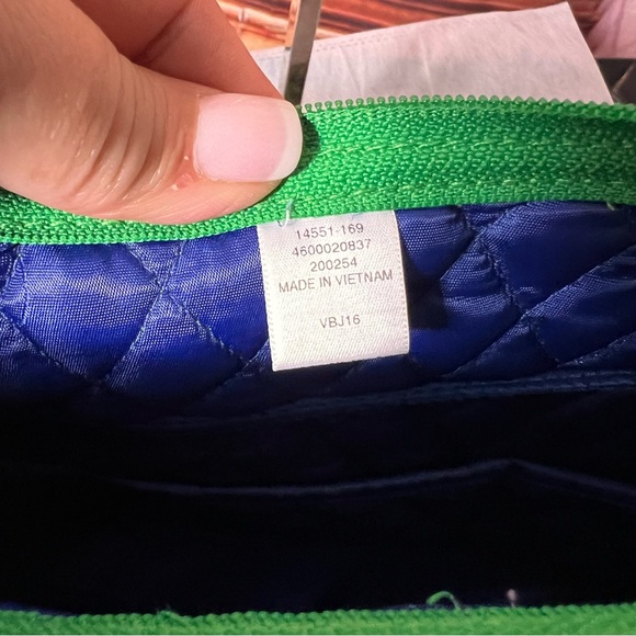 Vera Bradley Vibrant Emerald Paisley Shoulder Crossbody Bag ๐๐๐ - Picture 16 of 17